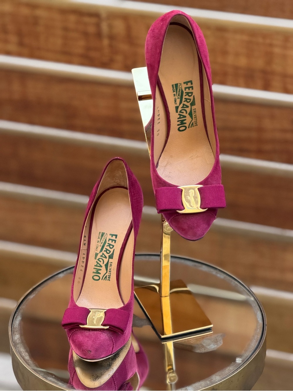 Salvatore Ferragamo Vara Bow Pump Fuchsia Suede Size 5B